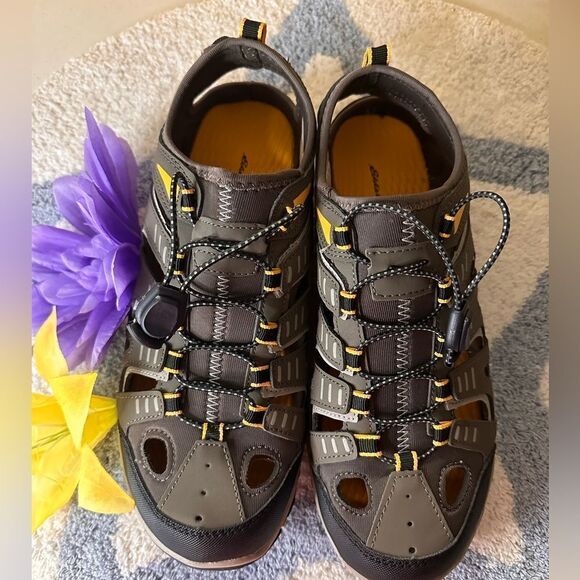 Eddie Bauer Men's Bungee Lace Eastport Breathable Water
Shoe Sandals (Brown, 10) - Picture 2 of 8